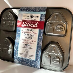 Nordic Ware Mini Gingerbread House Cake Pan Holiday Baking Mold  NWT